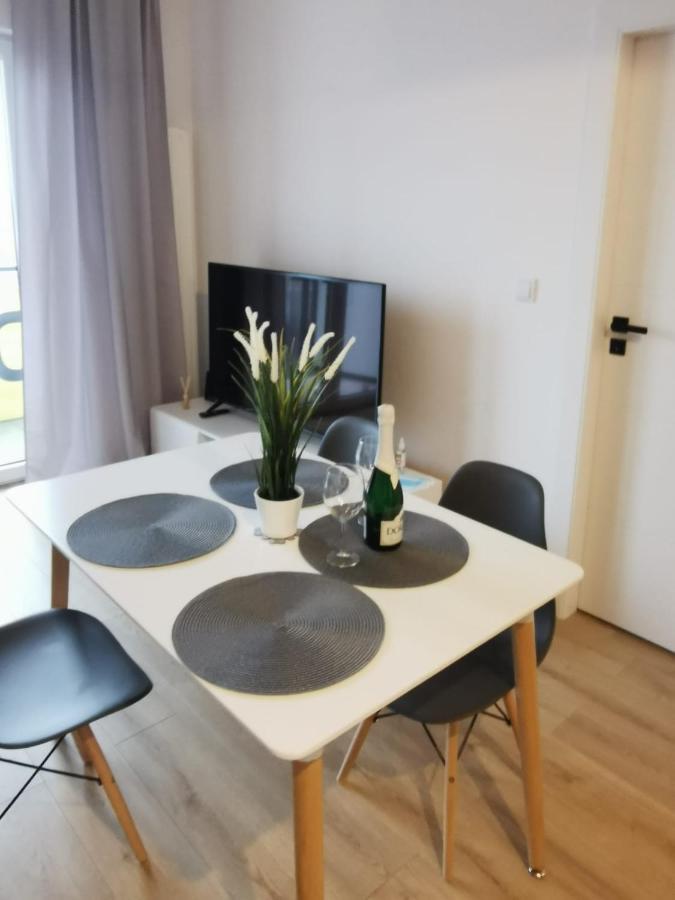 Warsaw Apartments Prymasa Street Bagian luar foto